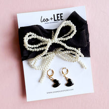 Laden Sie das Bild in den Galerie-Viewer, Schuh-Charms und Schnürsenkel-Sets | Sneaker-Charms und Schnürsenkel-Sets: Bordeauxfarbene Spitzen-Anhänger/Marienkäfer-Anhänger/Schleifen-Anhänger