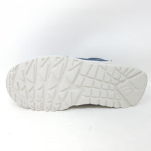 Laden Sie das Bild in den Galerie-Viewer, Skechers Wasserfester Sneaker