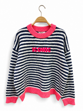 Laden Sie das Bild in den Galerie-Viewer, Gestreifter ICONIC-Pullover – neu interpretierter maritimer Stil AP196: Beige / Standardmäßig / Eine Größe