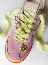 Laden Sie das Bild in den Galerie-Viewer, Schuh-Charms und Schnürsenkel-Sets | Sneaker-Charms und Schnürsenkel-Sets: Schwarze Schnürsenkel/Schleife + Sternanhänger