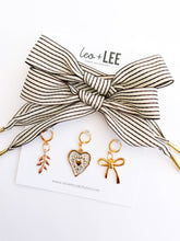 Laden Sie das Bild in den Galerie-Viewer, Heritage-Stripe-Charme-Spitzen-Set – Vintage-Braun &amp; Creme