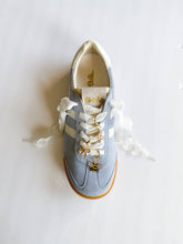 Laden Sie das Bild in den Galerie-Viewer, Schuh-Charms und Schnürsenkel-Sets | Sneaker-Charms und Schnürsenkel-Sets: Schwarze Schnürsenkel/Schleife + Sternanhänger
