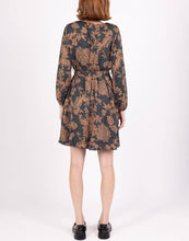 Laden Sie das Bild in den Galerie-Viewer, 15041 Kurzkleid Herbst/Winter: 1 S/M 1 M/L