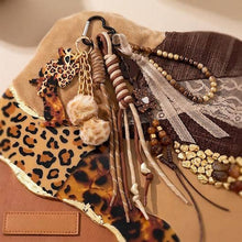 Laden Sie das Bild in den Galerie-Viewer, Schlüsselanhänger &amp; Taschenanhänger Dackel Leopard