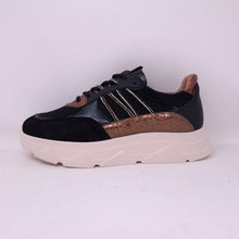 Laden Sie das Bild in den Galerie-Viewer, Sneaker Tango