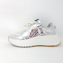 Laden Sie das Bild in den Galerie-Viewer, Sneaker No Name