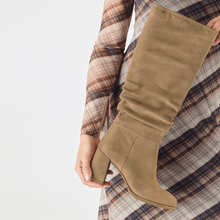 Laden Sie das Bild in den Galerie-Viewer, Stiefel mit Absatz Tamaris