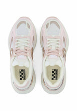 Laden Sie das Bild in den Galerie-Viewer, Sneaker No Name