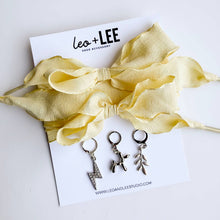 Laden Sie das Bild in den Galerie-Viewer, Schuh-Charms und Schnürsenkel-Sets | Sneaker-Charms und Schnürsenkel-Sets: Schwarze Schnürsenkel/Schleife + Sternanhänger