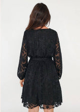 Laden Sie das Bild in den Galerie-Viewer, 11527-SCHWARZ Wickelkleid kurz: Schwarz / 1 S/M 1 M/L