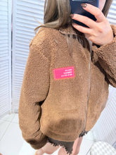 Laden Sie das Bild in den Galerie-Viewer, Jacke aus Plüschstoff mit Reißverschluss: Schokolade / SIE