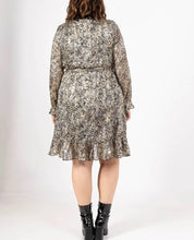 Laden Sie das Bild in den Galerie-Viewer, LP15164 - Bedrucktes Kurzkleid in großen Größen, Herbst/Winter: 1 L/XL 1 XL/XXL