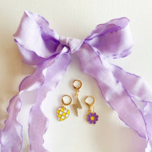 Laden Sie das Bild in den Galerie-Viewer, Schuh-Charms und Schnürsenkel-Sets | Sneaker-Charms und Schnürsenkel-Sets: Ivory Laces/Fish+Shell Charms