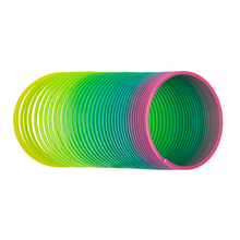 Laden Sie das Bild in den Galerie-Viewer, Regenbogen-Spirale, ca. 6,5 cm, Plastik, in Geschenkbox