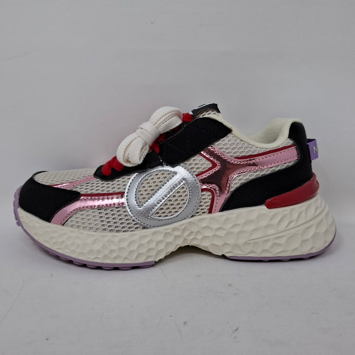 Sneaker No Name