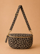 Laden Sie das Bild in den Galerie-Viewer, NELLY Hüfttasche LEOPARD | WAUW Fashion: 03