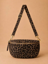 Laden Sie das Bild in den Galerie-Viewer, NELLY Hüfttasche LEOPARD | WAUW Fashion: 03