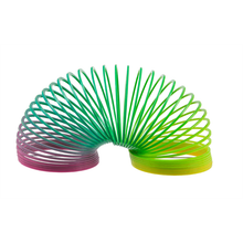 Laden Sie das Bild in den Galerie-Viewer, Regenbogen-Spirale, ca. 6,5 cm, Plastik, in Geschenkbox