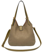 Laden Sie das Bild in den Galerie-Viewer, SCHULTERTASCHE AUS WILDLEDER MIT ANHÄNGER: BURGUNDY