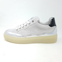 Laden Sie das Bild in den Galerie-Viewer, Sneaker Bullboxer