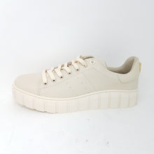 Laden Sie das Bild in den Galerie-Viewer, Sneaker Tango
