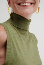 Laden Sie das Bild in den Galerie-Viewer, Top B.young